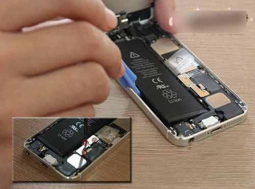 Detailed Graphic Tutorial On How To Replace The Battery Of IPhone 5/5s By Yourself