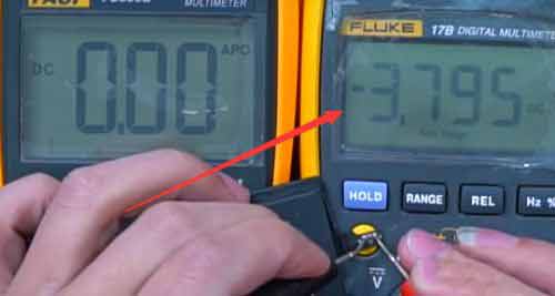 How To Use A Multimeter To Test The Battery Voltage Of A Mobile Phone